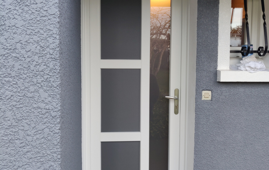 Notre gamme de portes d'entr&eacute;e en PVC CLASSIQUE et PVC CONTEMPORAINE &agrave;&nbsp;ARCY SUR CURE
